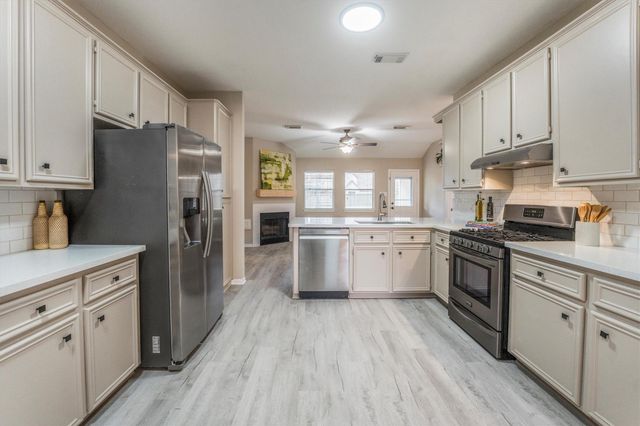 7115 Nickaburr Creek Drive, Magnolia, TX 77354