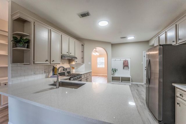 7115 Nickaburr Creek Drive, Magnolia, TX 77354