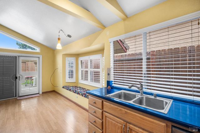 462 Eagle Ln, Vacaville, CA 95687