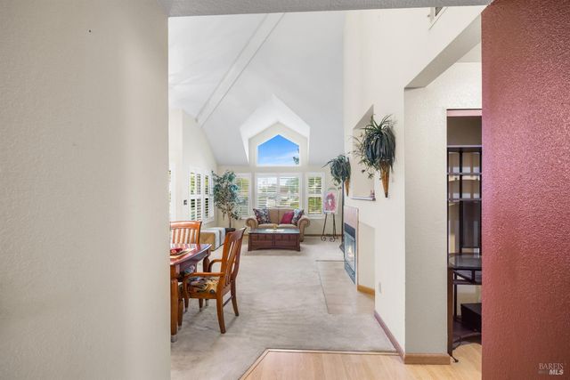 462 Eagle Ln, Vacaville, CA 95687