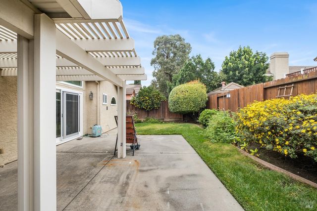 462 Eagle Ln, Vacaville, CA 95687