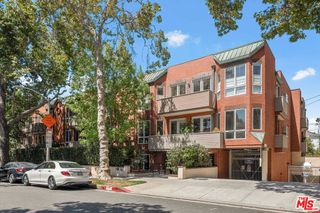 121 N Almont Drive 201, Beverly Hills, CA 90211