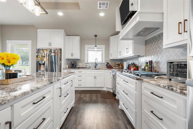 11541 Old Dallas Road, West, TX 76691