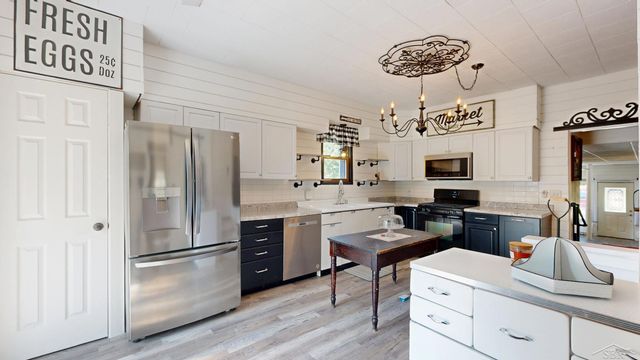 615 Pine Street, Essexville, MI 48732