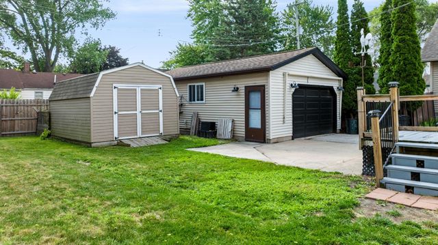 615 Pine Street, Essexville, MI 48732