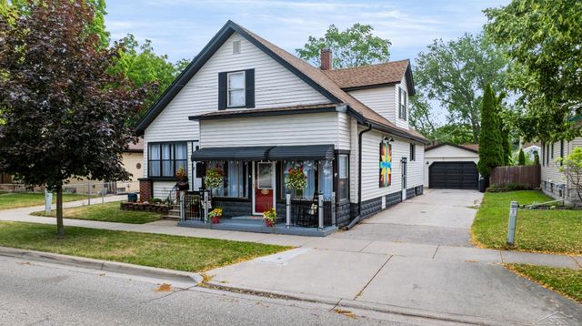 615 Pine Street, Essexville, MI 48732