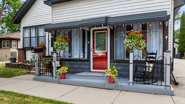 615 Pine Street, Essexville, MI 48732