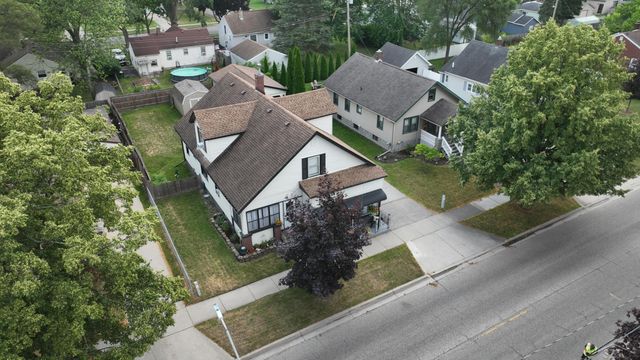 615 Pine Street, Essexville, MI 48732