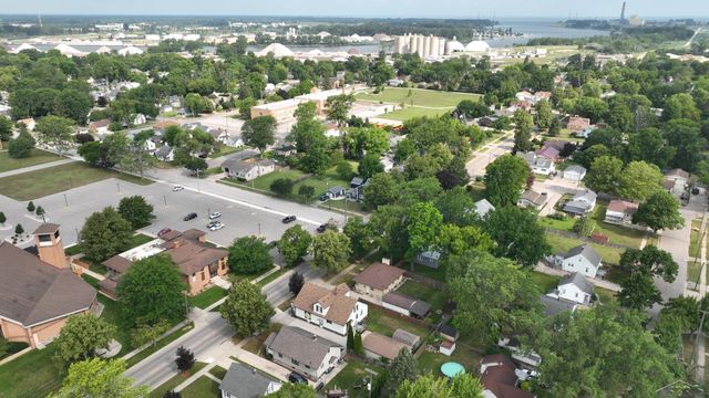 615 Pine Street, Essexville, MI 48732