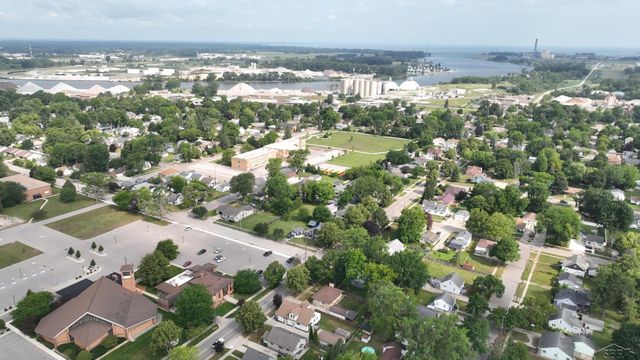 615 Pine Street, Essexville, MI 48732