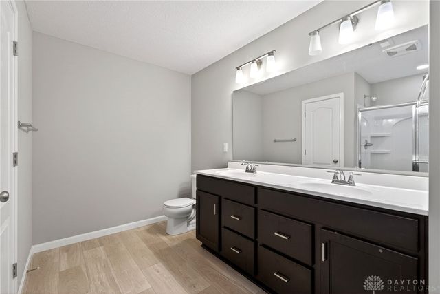 1687 S Golden Clove Bend, Sugarcreek Twp, OH 45459