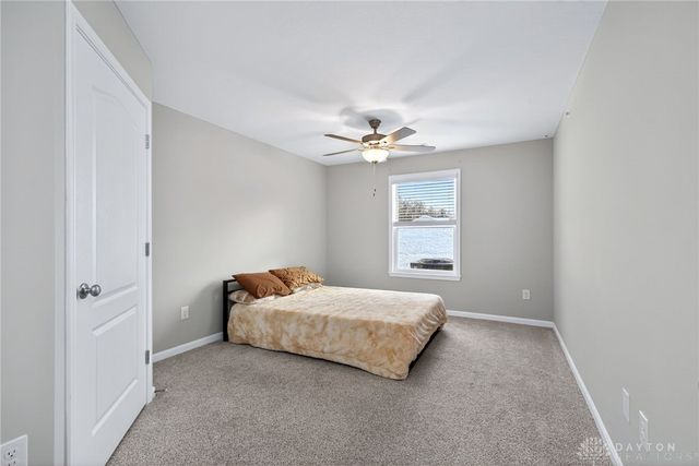 1687 S Golden Clove Bend, Sugarcreek Twp, OH 45459