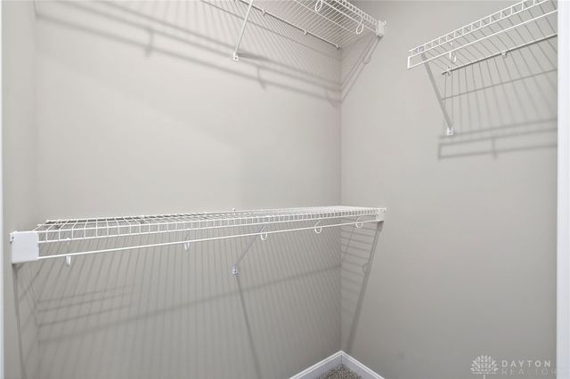 1687 S Golden Clove Bend, Sugarcreek Twp, OH 45459