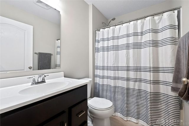 1687 S Golden Clove Bend, Sugarcreek Twp, OH 45459