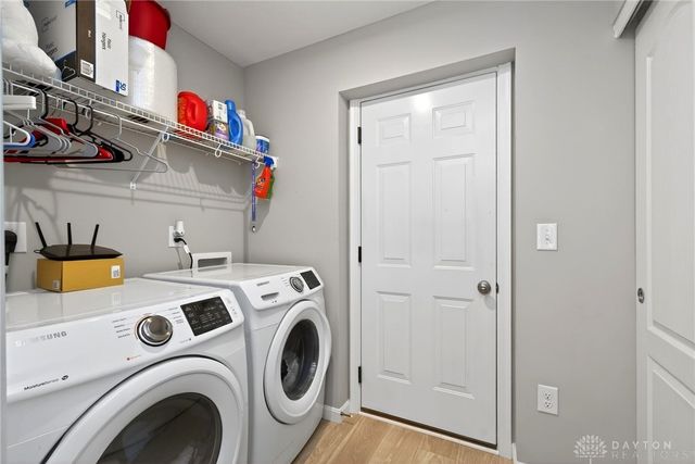 1687 S Golden Clove Bend, Sugarcreek Twp, OH 45459