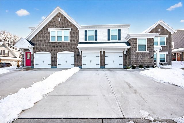 1687 S Golden Clove Bend, Sugarcreek Twp, OH 45459