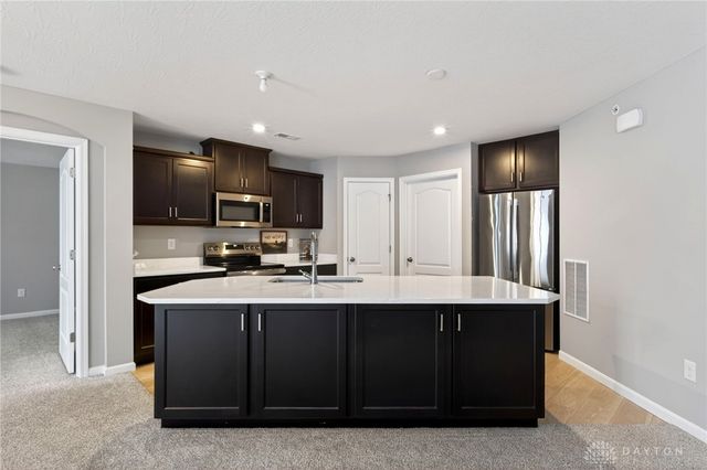 1687 S Golden Clove Bend, Sugarcreek Twp, OH 45459