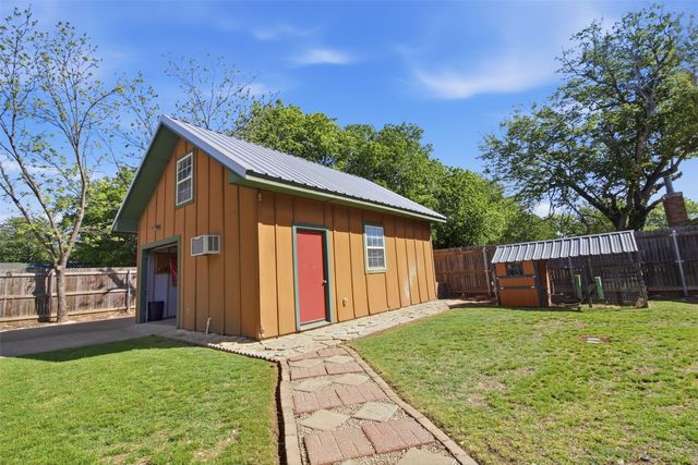 1018 Princeton Place, Cleburne, TX 76033