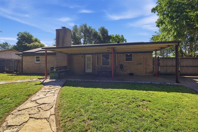 1018 Princeton Place, Cleburne, TX 76033