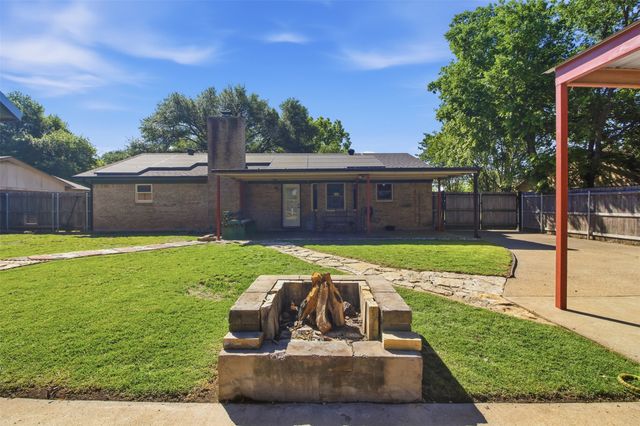 1018 Princeton Place, Cleburne, TX 76033