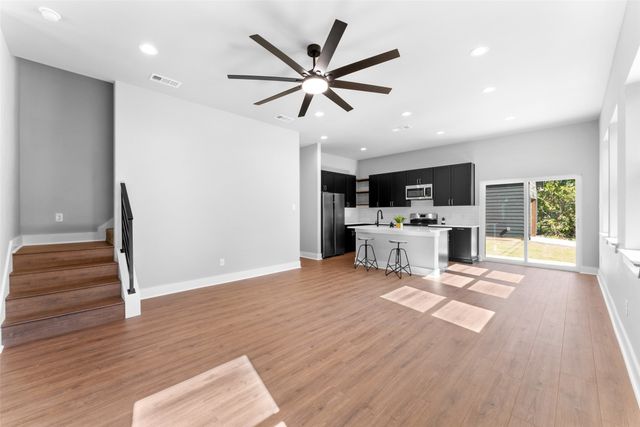 612 N Robinson Street, Cleburne, TX 76031