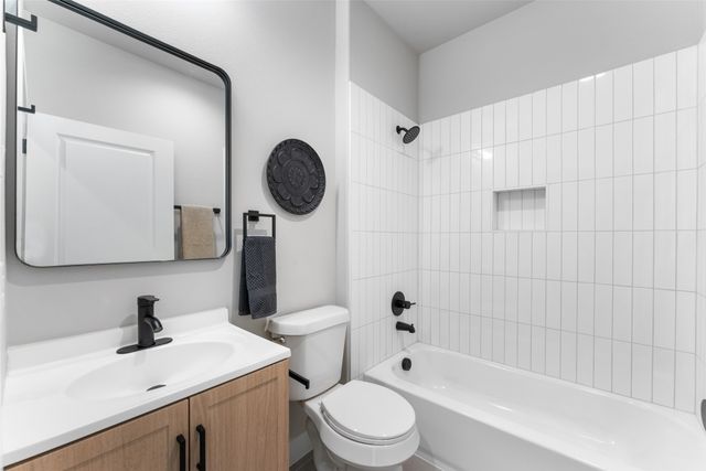 612 N Robinson Street, Cleburne, TX 76031