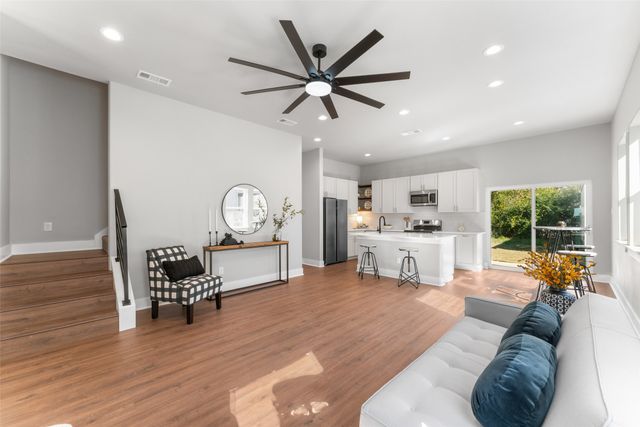 612 N Robinson Street, Cleburne, TX 76031