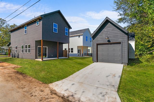 612 N Robinson Street, Cleburne, TX 76031