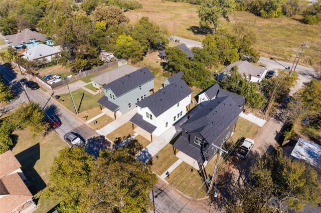 612 N Robinson Street, Cleburne, TX 76031