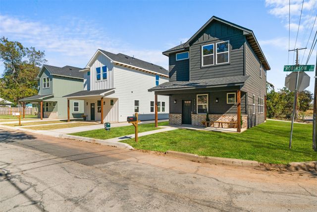 612 N Robinson Street, Cleburne, TX 76031