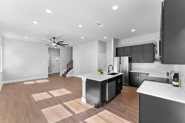 612 N Robinson Street, Cleburne, TX 76031