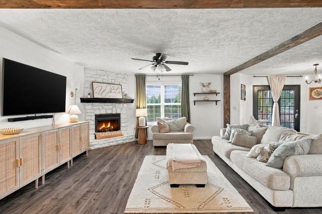 350 E Halsey Street, Republic, MO 65738