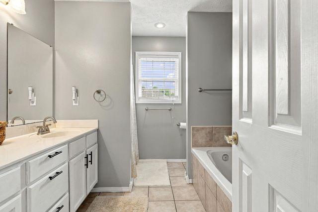 350 E Halsey Street, Republic, MO 65738