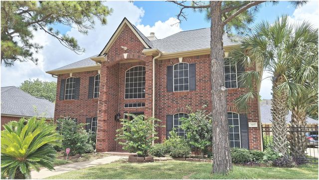 1415 Pine Forest Drive, Pearland, TX 77581