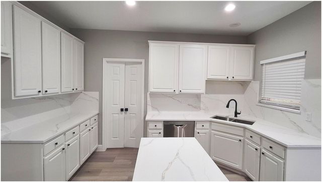 1415 Pine Forest Drive, Pearland, TX 77581