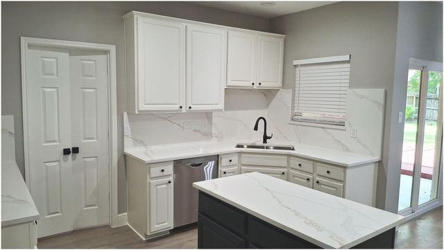1415 Pine Forest Drive, Pearland, TX 77581