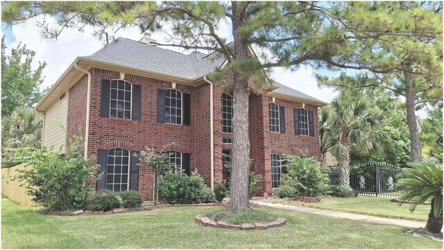 1415 Pine Forest Drive, Pearland, TX 77581