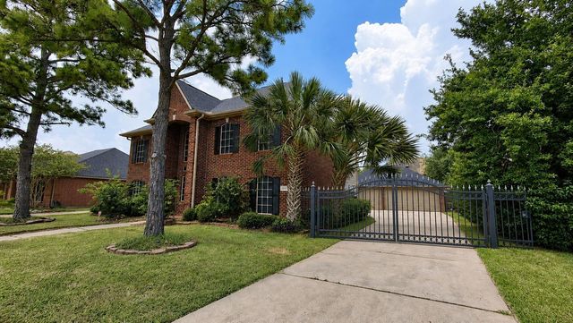 1415 Pine Forest Drive, Pearland, TX 77581