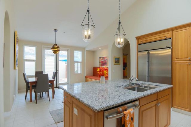 8134 Santaluz Village Green N., San Diego, CA 92127