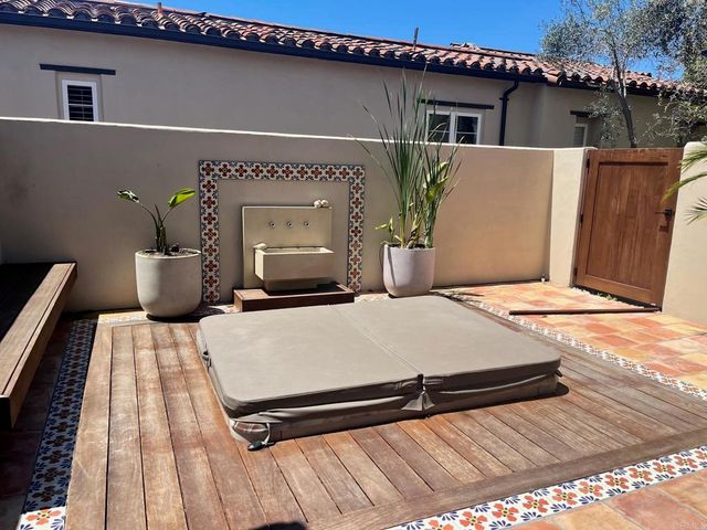 8134 Santaluz Village Green N., San Diego, CA 92127