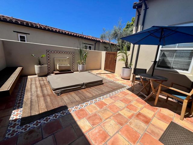 8134 Santaluz Village Green N., San Diego, CA 92127