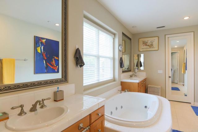 8134 Santaluz Village Green N., San Diego, CA 92127