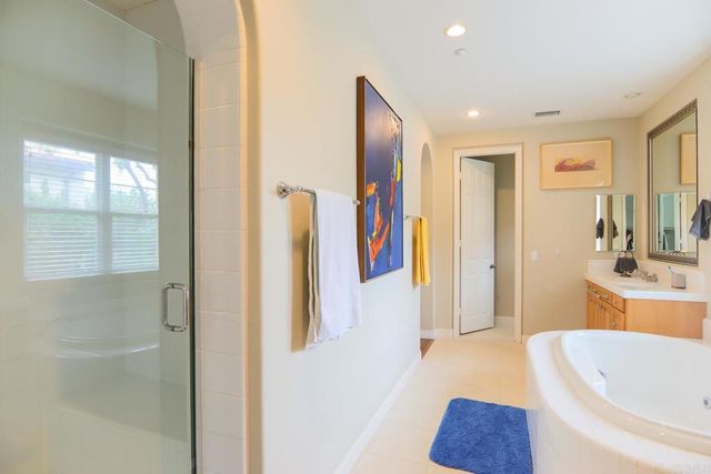 8134 Santaluz Village Green N., San Diego, CA 92127