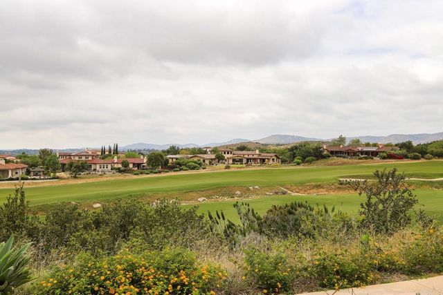 8134 Santaluz Village Green N., San Diego, CA 92127