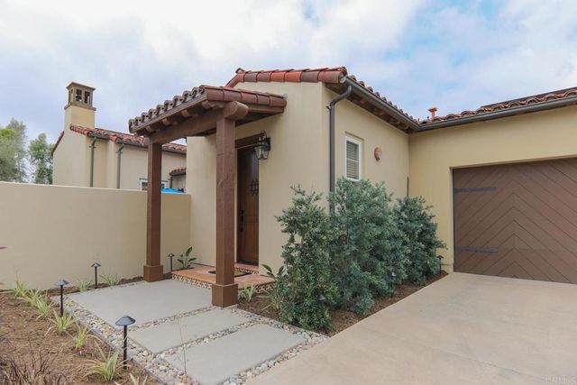 8134 Santaluz Village Green N., San Diego, CA 92127