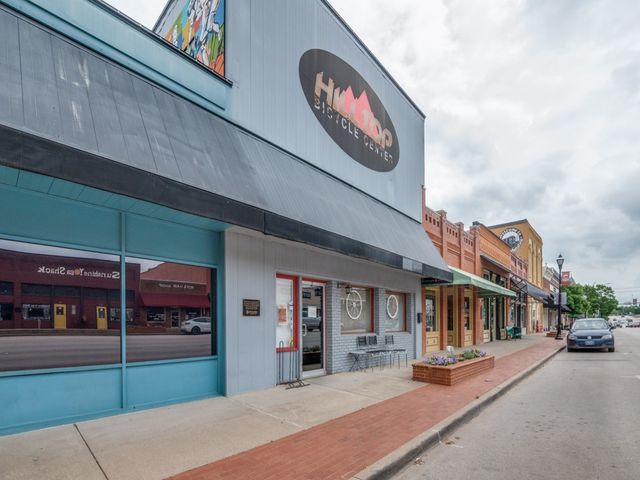 130 N Main Street, Mansfield, TX 76051
