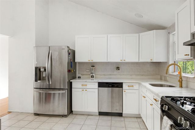 1056 Arthur Street, Uniondale, NY 11553