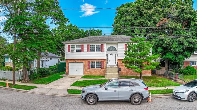 1056 Arthur Street, Uniondale, NY 11553