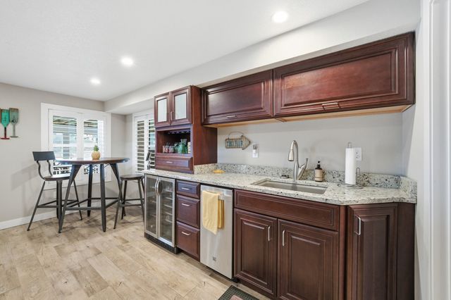 8314 Lakeshore Drive, Dexter, IA 50070