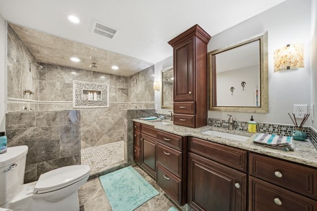 8314 Lakeshore Drive, Dexter, IA 50070